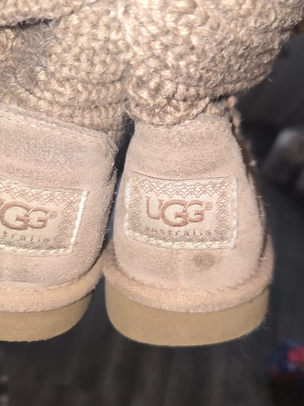 Girls Chestnut Sweater UGG boots, can be worn tall or short. Sz 3